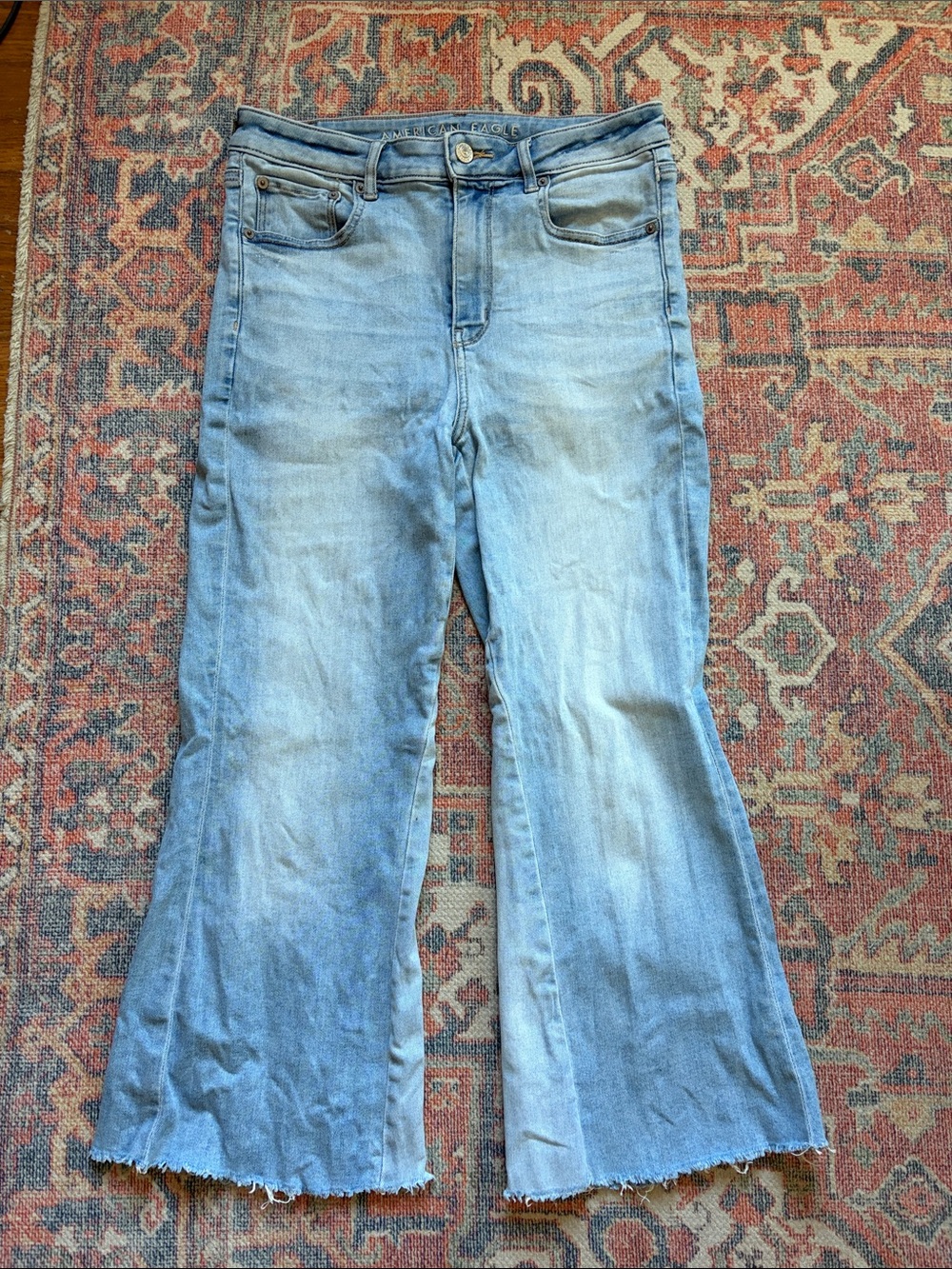 AMERICAN EAGLE Super Hi-Rise Crop Flare Jeans - 8 Short. Ne(x)t Level Stretch